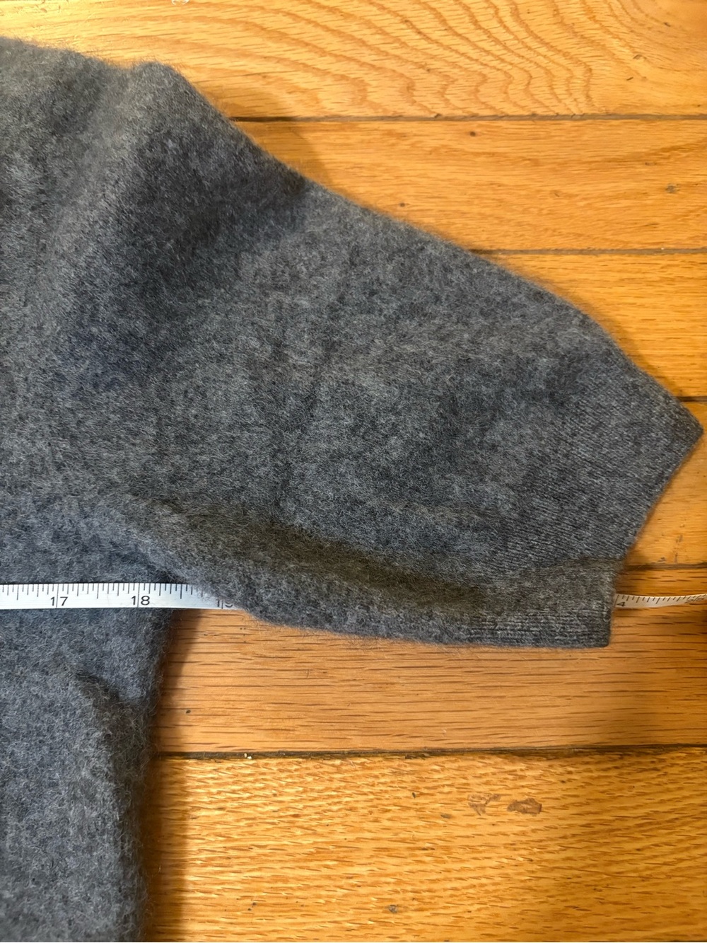 Zara 100% Wool Charcoal Gray Short Sleeve Button Cardigan – Size M - Picture 9 of 9